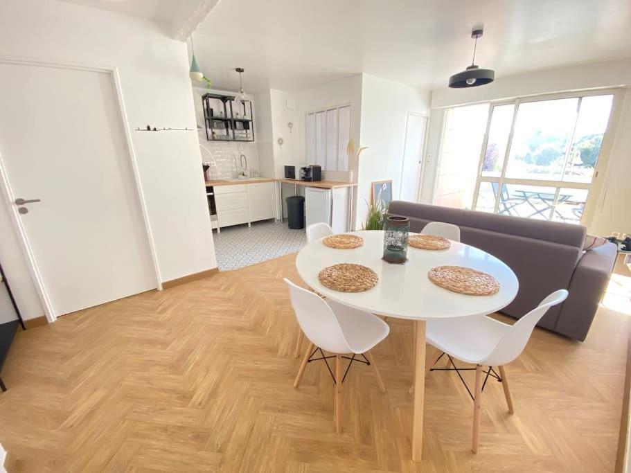 Plein Charme Aux Minimes Terrasse Calme + Parking Apartment Ла Рошел Екстериор снимка